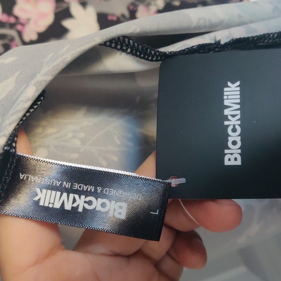 Blackmilk KOSON COCKATOOS ROBE - LIMITED - Picture 7 of 7